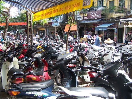 Noch mehr Motorräder, als vor 5 Jahren ! Erstaunlich, daß das überhaupt noch steigerungsfähig war, aber...wie man sieht...es geht !