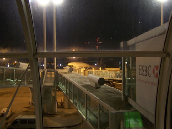 Die Boeing 747 nach Johannesburg steht parat und wir boarden rechtzeitig.