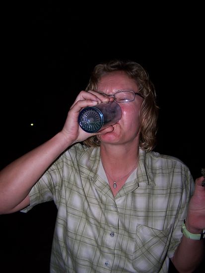 schmeckt nach nichts, aber der Ekelfaktor ist hoch, also nachspülen..