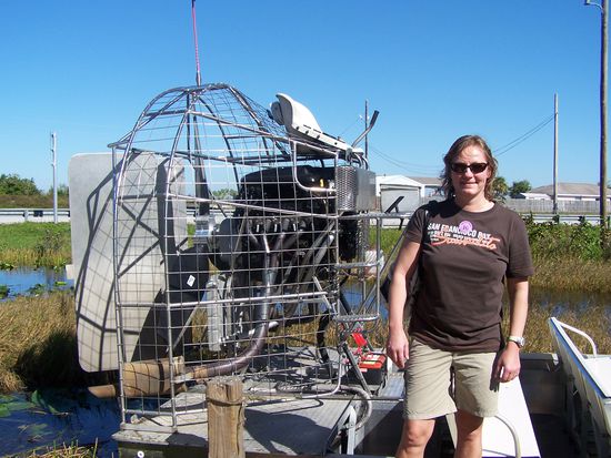 Der geräuschvolle Antrieb eines Airboats.