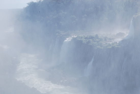 Das Wasser hängt in der Luft und man wird ziemlich nass...