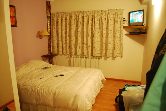 Und hier klingt der Abend sehr gemütlich aus (im Sat-TV gibt´s "Bruce Almighty" - dieser Film verfolgt mich seit seinem Erscheinen um die ganze Welt)