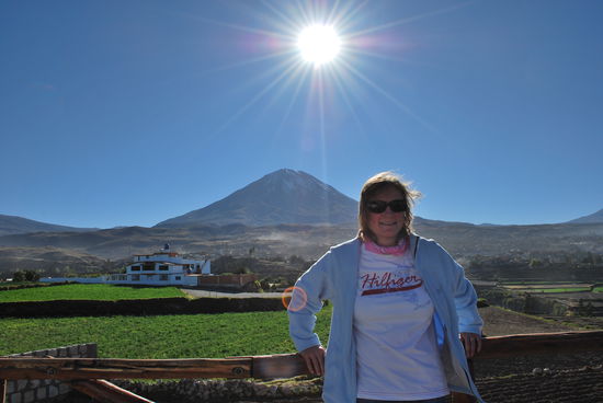 An diesem Aussichtspunkt lernen wir uns alle erstmal ein wenig besser kennen und klären, wer die englische und wer die spanische Version von Jose´s Erklärungen braucht. Bis auf eine italienische Familie, die mit spanisch besser klarkommt, brauchen alle englisch und ich als einzige Deutsche bekomme gelegentlich eine Extra-Wurst, weil José auch ganz gut deutsch kann und dies gelegentlich unter Beweis stellen will, wie es scheint.