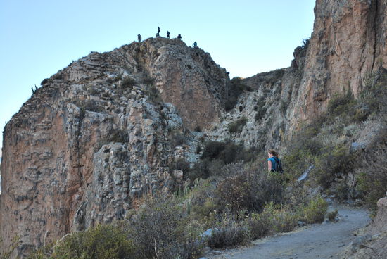 No, gracias. Ich bleibe genau hier stehen und gehe keinen Schritt weiter ! Ihr könnt mich doch alle mal ! Heisse ich Reinhold Messner ? No !