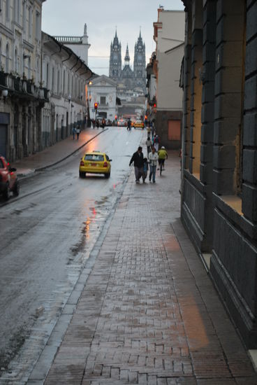 Es ist nass auf den Strassen Quitos