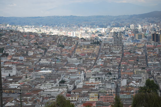 Blick auf das Häusermeer von Quito
