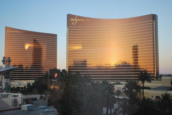 Die momentan wohl edelsten Teile: Wynn und Encore - für die 10.000 Angestellten gibt es ein eigenes Parkhaus !