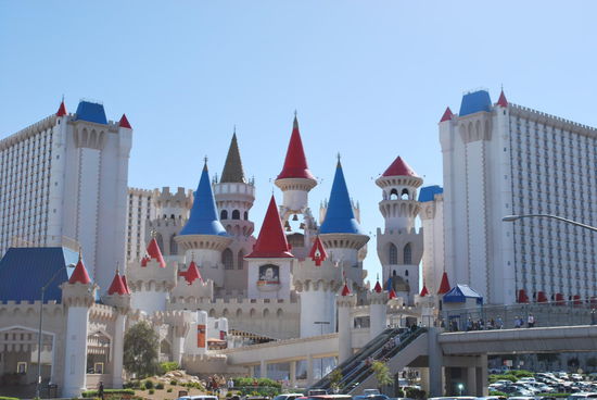 Excalibur ist in meinen Augen das irgendwie schrägste Hotel am Platze !