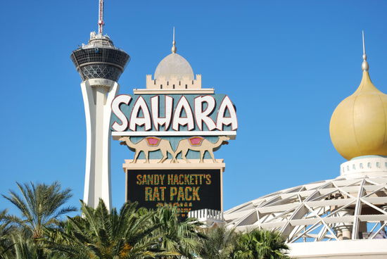 Schon north strip: Das Sahara, eines der älteren Etablissements von Las Vegas, aber hier wurden viele Szenen aus Ocean´s 11 gedreht !