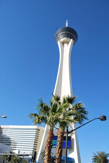 Stratatospere tower, hier können sich Wahnsinnige in den freien Fall begeben in einer Art Karussell ganz oben. Muss ich - als Höhenangstgeplagte - nun echt nicht haben !
