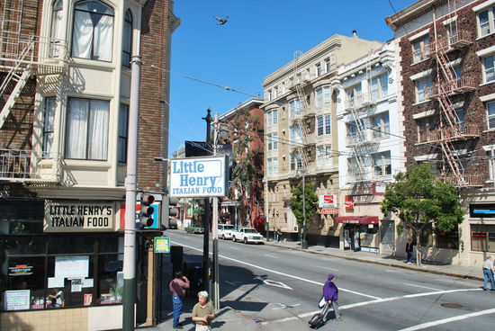Little Italy - schön an San Francisco finde ich immer wieder die Feuertreppen