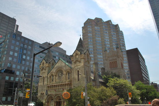 Wahnsinnserkenntnis: Eine Kirche !