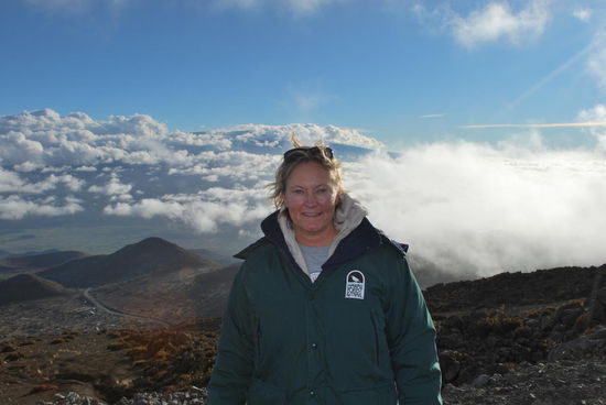 Im arktis-tauglichen Parka steckend, noch nicht frierend, aber total glücklich auf ca. 3400 Höhenmetern