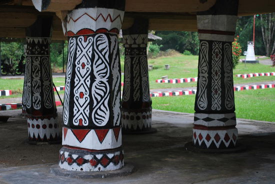 Das Fundament des Königspalastes - übrigens wurde hier kein einziger Nagel verwendet und alles ist aus Holz !