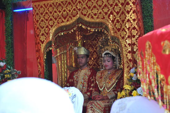 Ernste Angelegenheit, so eine Hochzeit !