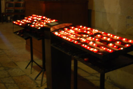 Ein wenig katholisches Kirchen-Feeling gibt´s trotz der ganzen TV-Technik denn doch noch...