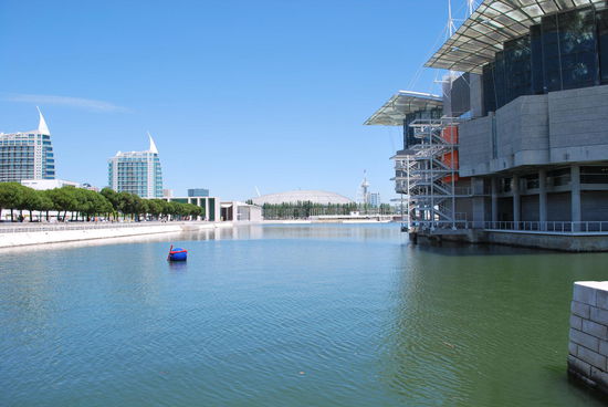 Der EXPO-Park ist echt klasse. Ich kaufe noch etwas im unterirdischen Supermarkt des Vasco da Gama-Einkaufszentrums ein und fahre dann per Metro wieder in die Innenstadt zurück.