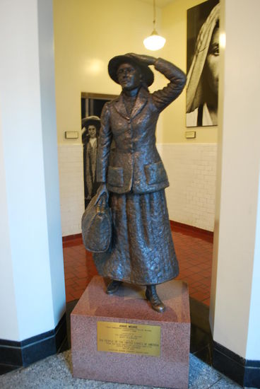 Die erste: Annie Moore aus Irland