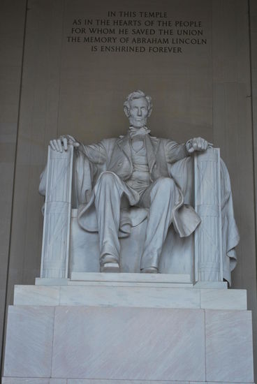 Die Statue ist echt riesig gross !