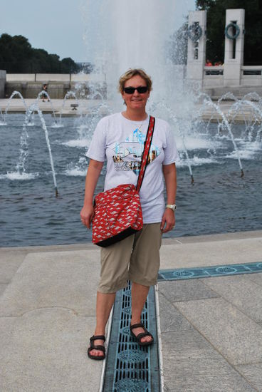 In der Mitte des Memorials ein schöner Pool mit Springbrunnen
