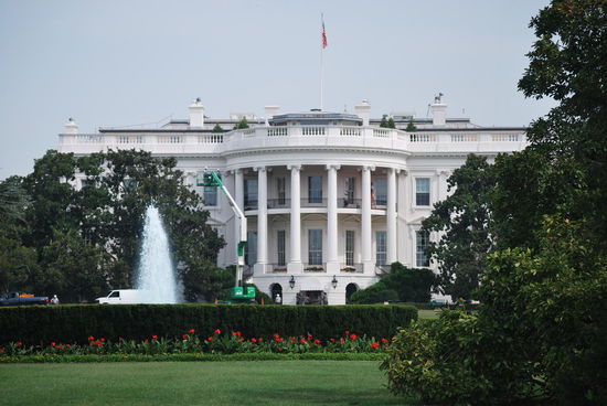 Das Weisse Haus aus wesentlich näherer Distanz und mit Tele herangezoomt