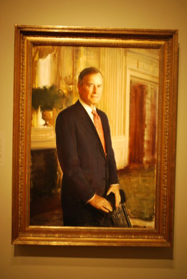 George Bush, ziemlich steif und konservativ