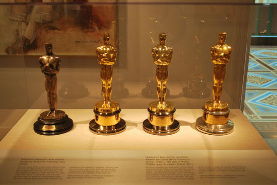 Alle 4 Oscars von Katherine Hepburn