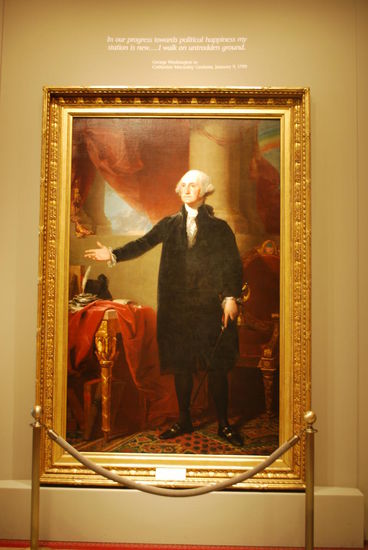 George Washington hat sich seine Pose wohl damals noch nicht selbst ausgesucht, oder doch ? Ganz Staatsmann, jedenfalls...