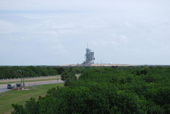 Abschussrampe in der Ferne, dichter kommt man als Nicht-NASA-Mensch einfach nicht dran !