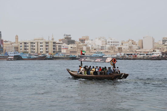 Abra - kostet nach wie vor 1 Dirham (keine Preissteigerung in den letzten 5 Jahren !)