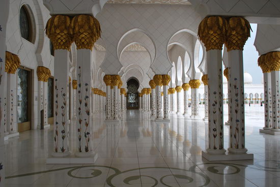 Wie gesagt: 1000 Säulen und ganz viel (echtes) Gold