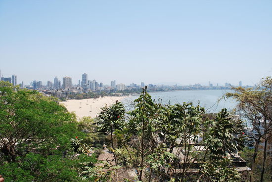 Ausblick über Chowpatty Beach und central Mumbai