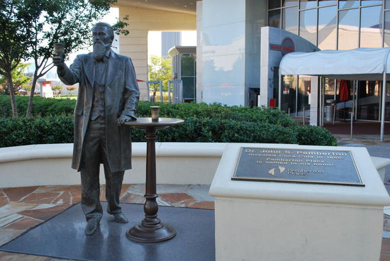 Dr. John Pemberton - er hätte so unermesslich reich werden können, hätte er nicht zu früh verkauft !