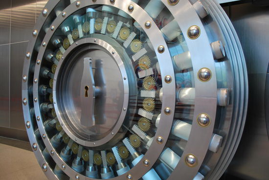 The Vault - in diesem Tresor liegt angeblich die geheime Formel, in Wirklichkeit ist das Ding garantiert leer...