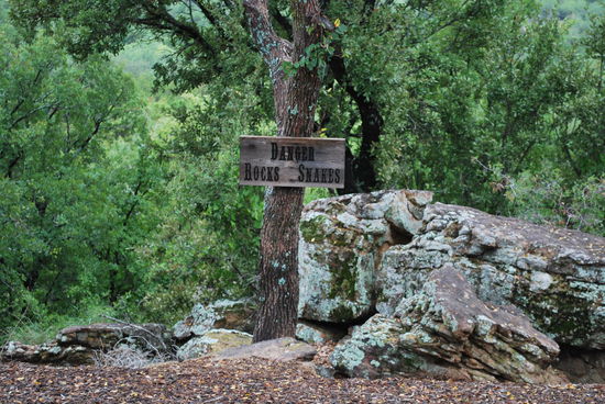 Und kurzer Atemstillstand: Schlangen...und wie ich am nächsten Tag lerne - Klapperschlangen... Aber ich habe keine Angst vor Schlangen, deswegen bleibe ich entspannt.