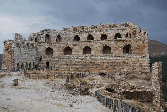 Die dunklen Wolken verraten es: Es fängt mal wieder an, zu schiffen... 