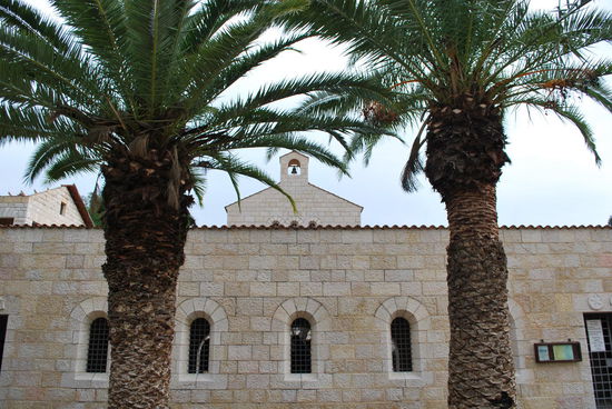 Ich stehe vor der gefühlt 50. Kirchenfassade dieser Reise.