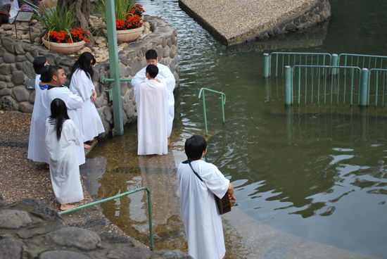 Naturgemäß ist der Andrang an potentiellen Täuflingen heute nicht sehr groß.