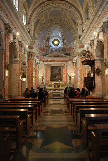 schneller Blick hinein - Gottesdienst läuft - ich will nicht stören, also gleich wieder raus.