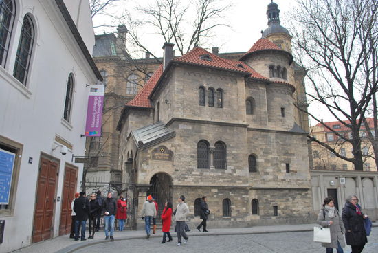 Die Synagoge und ich ahnte es schon: Sie ist geschlossen, welch´Wunder, es ist Samstag, Sabbat...