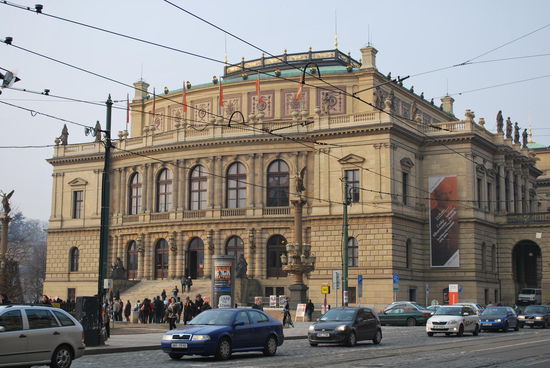 Rudolfinum - ein Konzerthaus und Sitz der Tschechischen Philharmonie