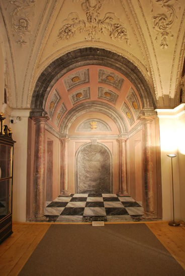 Gang zwischen den beiden Lesesälen mit trompe-l´oeil-Malerei