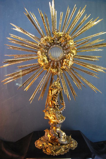 Monstranz mit 6000 Diamanten