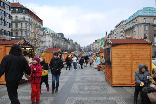 Budenstadt am Wenzelsplatz, diesmal habe ich jedoch Mc D. vorgezogen und mich mit Big Mac + Pommes gesättigt