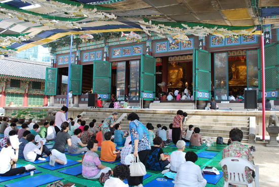 Die Zeremonie heute ist nur für die Damen