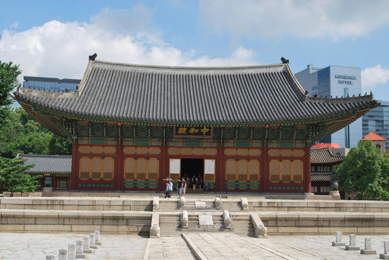 ansonsten ähneln sich die Gebäude mal wieder