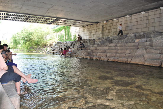 Sehr beliebter Mittagspausenplatz mitten in Seoul