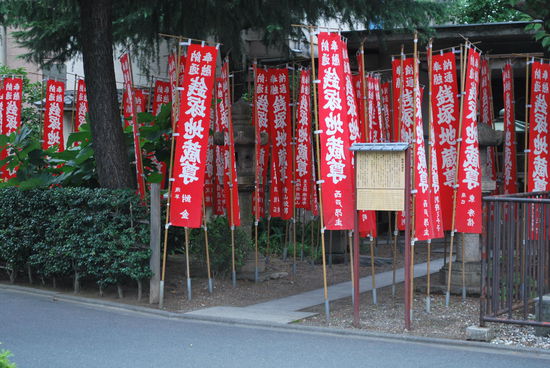 kleiner Schrein am Sensoji