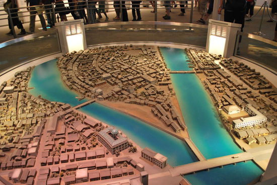 Das Stadtzentrum Hiroshimas vor dem Abwurf....