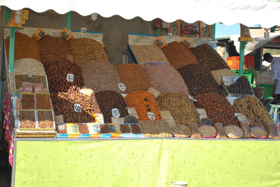 Datteln, Feigen, Nüsse